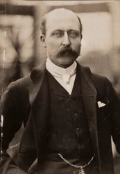 Porträtt i halvfigur av hertig Arthur William Connaught, son till drottning Victoria av Storbritannien