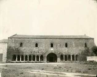 Palazzo della Ragione, Pomposa abbey, Emilia-Romagna, Italia, ca 1890swed
