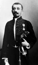 Porträtt av Pierre Loti (1850-1923), författare och officer vid franska flottan, i akademisk kostym.