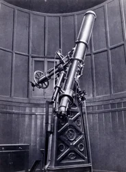 Teleskopet av Giovanni Virginio Schiaparelli (1835-1910) astrofysiker i Brera (Milano). Han observerade rätlinjiga konfigurationer på planeten Mars och kallade dem Marskanalerna (canali).