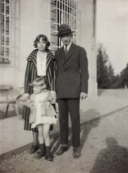 Tre medlemmar av familjen Torrigiani i villan i Vico d