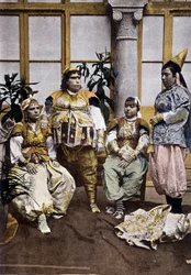 Tunisisk kvinna. Gamla dräkter. 1800-talsfotografi.