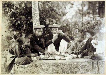 Vietnamesiska över en måltid, v.1895.