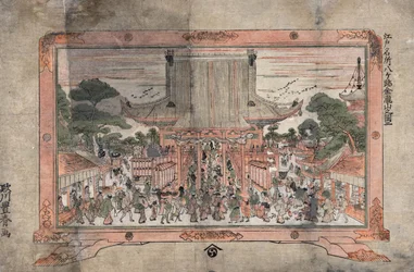 Människor går in i ett stort tempel. Utanför finns handelsbodar. Tryck av en målning i ram med fötter, ca 1770. Utagawa Toyoharu (1735-1814) japansk Ukiyo-e konstnär. Folkmassa Religion Dyrkan
