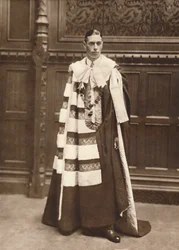 "Hertigen av York i överhusets dräkter", 1920