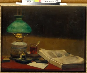 ""Nature morte"" (stilleben) Bok, skrivbordslampa, glas och kopp te - Målning av Vasili Polenov (1844-1927) Olja på duk Dim 61,3x79,3 cm Regionala konstmuseet, Lugansk