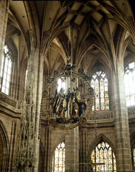 Annunciation Suspended skulptur av Veit Stoss (1455-1533) St. Lawrence Church, Nürnberg, Tyskland
