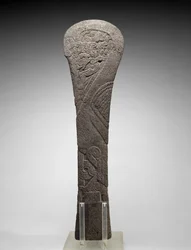Palma med en vattenfågel, 300-1200 AD (basalt)