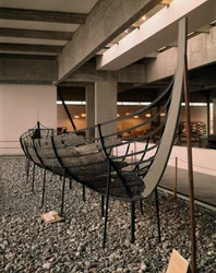 Vikingaskepp (drakkar eller långskepp) funnet i Roskildefjorden, Danmark, ca 1030