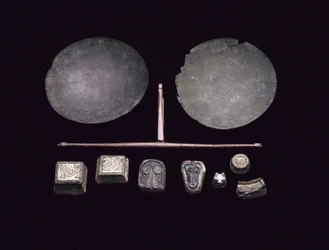 Balansstråle för en uppsättning vågar, från en vikingabåtsbegravning vid Kiloran Bay, Colonsay, Argyll, 875-925 AD (brons)