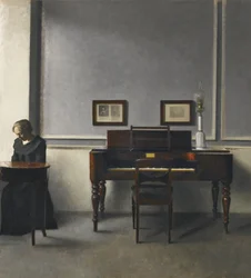 Ida i en interiör med piano
