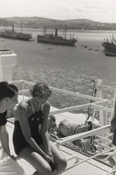 Ett par ombord på kryssningsfartyget "Oceania", från albumet "At the Edge of Oceania 28th July to 10th August 1935