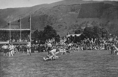 Hexham Clarke avverkar sin motståndare, c1902, 1903