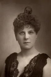 ""Jessie Millward (Mrs John Glendinning) engelsk skådespelerska. Medlem i Henry Irvings teatersällskap. (woodburytype)