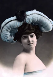 Paule Delys, teaterskådespelerska, 1904.