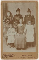 Porträtt av en familj,ca. 1895 (foto)