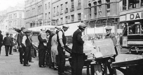 Bokstånd på Shoreditch High Street, London, 1926-1927.