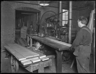 Kantvirke avsett att användas vid skrintillverkning, Oneida, New York, 3 april 1916