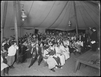 Evangelistic Society barnmöte, East 67th Street och Avenue A, New York City, 24 juli 1914