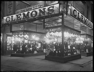 Skylt och skyltfönster för skräddaren Clemons, New York City, 6 januari 1917