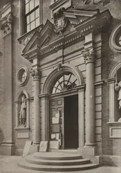 Doorway, The Guildhall, Worcester (s/v foto)
