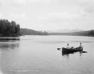 Cold Brook Mountains från State Bridge, Adirondack Mountains
