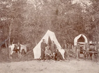 På en resa till det heliga korsets berg, 1874
