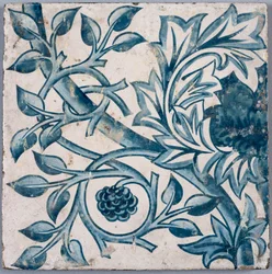 Blått blommotiv. Kakel, 1870-1880-tal.