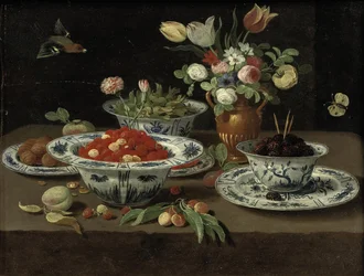 Smultron i en kinesisk "kraak"-skål av porslin, björnbär i en annan skål stående på en tallrik, olika blommor i en bronsvas, damsons i ytterligare en skål och valnötter på en tallrik, med en persika, en kvist körsbär och annan frukt, allt på en sten