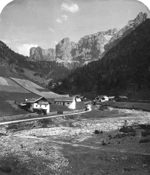 En dal i Selva, Tyrolen, ca 1900-talet.