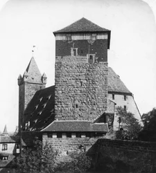 Det femkantiga tornet Funfeckiger Thurm, Kaiserstallung, Nürnberg, Tyskland, c1900-talet.