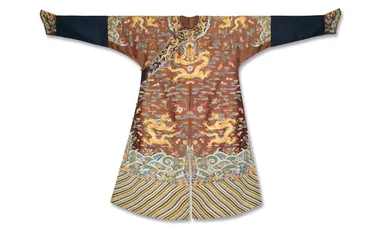 Kejserlig kastanj broderad drakrock, Mangpao, Qianlong Period