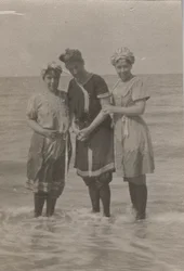 Detalj, badande sällskap, Houlgate, september 1911