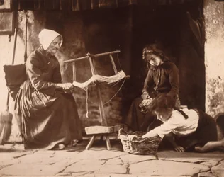 Kvinna vävning, ca 1900