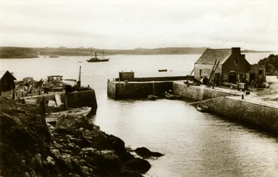 Isle of Ouessant: hamnen i Lampaul vid högvatten, cirka 1900-1920 (foto)