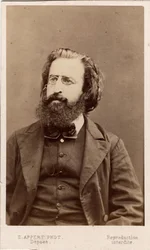 Paris Commune (1871): porträtt av Theophile Ferre (1846-1871) medlem av kommunen. Fotografi Appert. Mått 10,5X6,3 cm