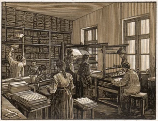 Tryckeri i Budapest, Ungern: fakonering och förberedelse av böcker. Kvinnors arbete. ca. 1910 (illustration)