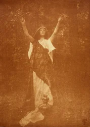 Kvinna med vas, c 1906