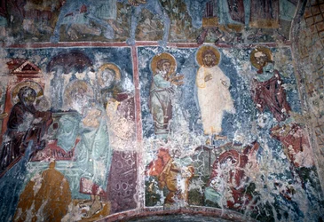 Kristus och helgon, fresk i den bysantinska kyrkan Sotiras Christos, Vlithias, Kreta, Grekland (foto)